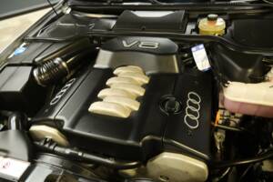 Immagine 46/50 di Audi A8 4.2 quattro (1995)