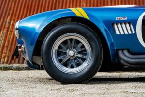 Image 31/33 of AC Cobra 427 (1965)