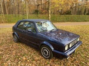 Image 18/24 of Volkswagen Golf I Cabrio GLi 1.8 (1991)