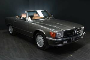 Image 7/50 de Mercedes-Benz 420 SL (1987)