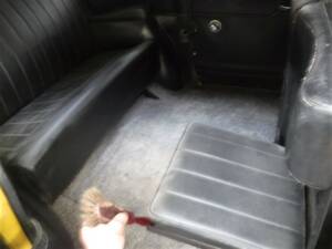 Image 20/40 of Austin FX 4 London Taxi (1970)