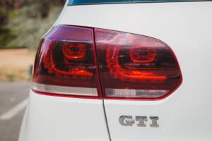 Imagen 35/42 de Volkswagen Golf VI GTI (2011)