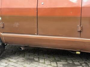 Image 24/50 of Chevrolet G-10 Van (1965)
