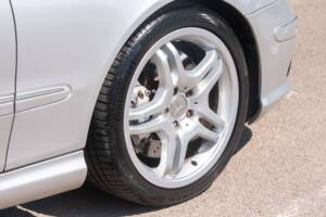 Image 36/50 of Mercedes-Benz CLK 55 AMG (2003)