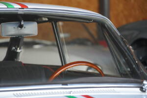 Image 21/28 de Alfa Romeo Giulia GT 1300 Junior (1970)