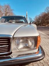 Image 13/22 of Mercedes-Benz 280 SL (1982)