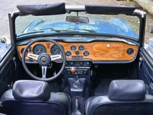 Image 48/51 of Triumph TR 6 (1975)