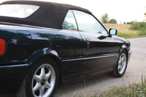 Bild 16/88 von Audi Cabriolet 2.6 (1995)