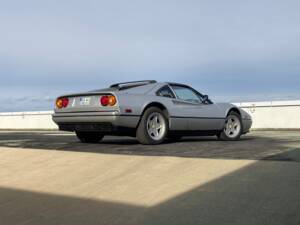 Image 7/18 of Ferrari 328 GTS (1986)