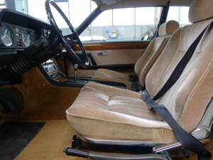 Image 38/44 of FIAT 130 Coupé (1972)