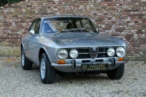 Image 31/50 of Alfa Romeo 1750 GT Veloce (1970)