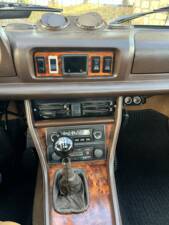 Image 23/35 of Peugeot 504 Convertible (1980)