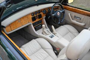 Bild 13/50 von MG RV8 (1995)