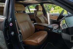 Image 26/50 de BMW 745Li (2001)