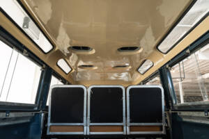 Image 23/31 of Land Rover 109 (1980)