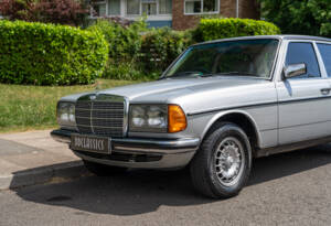 Imagen 8/25 de Mercedes-Benz 280 E (1981)