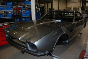 Image 8/50 of Aston Martin V8 (1980)