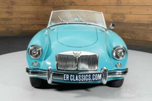 Image 8/19 of MG MGA 1500 (1958)