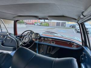 Bild 43/54 von Mercedes-Benz 280 SE (1970)