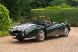 Image 46/46 of Jaguar XK 120 DHC (1954)