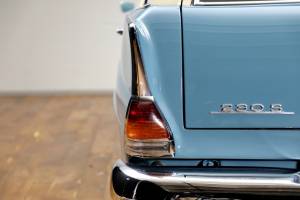Bild 24/35 von Mercedes-Benz 230 S Universal (1968)