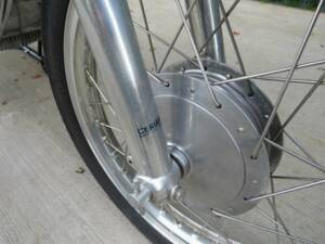 Bild 38/47 von MV Agusta 125 GTL Race (1966)