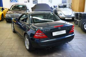 Image 6/25 of Mercedes-Benz SLK 230 Kompressor (1997)
