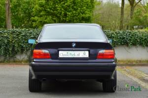 Bild 4/50 von BMW 320i (1994)