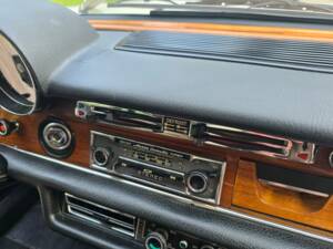 Image 62/62 of Mercedes-Benz 280 SE (1971)