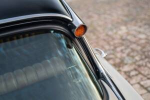 Image 16/44 of Citroën DS 21 (1968)