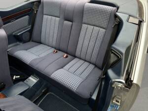 Image 12/21 de Mercedes-Benz E 200 (1995)