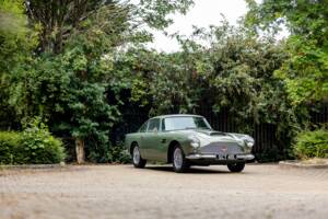 Image 10/50 de Aston Martin DB 4 (1960)