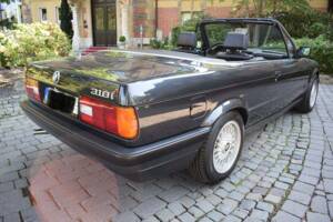 Afbeelding 2/13 van BMW 318i (1993)