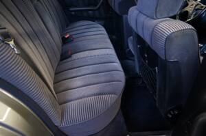 Image 22/36 de Mercedes-Benz 280 E (1982)