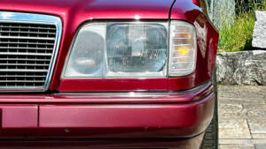 Bild 4/9 von Mercedes-Benz E 220 (1994)