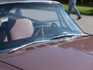Afbeelding 9/84 van Chrysler New Yorker 2-Door Hardtop (1961)