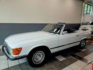 Image 3/15 de Mercedes-Benz 350 SL (1972)