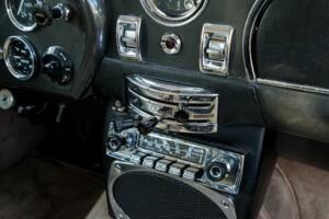 Immagine 25/36 di Aston Martin DB 6 Mk II (1970)