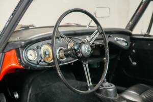 Image 18/50 of Austin-Healey 3000 Mk II (BJ7) (1964)