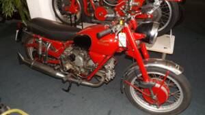 Immagine 1/35 di Moto Guzzi Nuovo Falcone (1973)