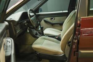Image 46/50 de Audi 100 - 2.3E quattro (1990)