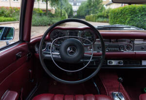 Image 13/21 de Mercedes-Benz 280 SL (1970)
