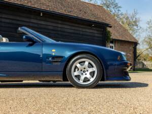 Imagen 23/50 de Aston Martin V8 Vantage Volante (2000)