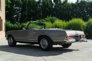 Image 10/50 of Mercedes-Benz 280 SL (1969)