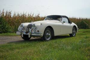 Immagine 6/58 di Jaguar XK 150 3.4 S OTS (1958)