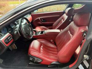 Bild 11/21 von Maserati GranTurismo 4.2 (2007)