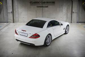Image 13/99 de Mercedes-Benz SL 55 AMG (2005)