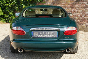 Image 16/50 of Jaguar XKR (2001)