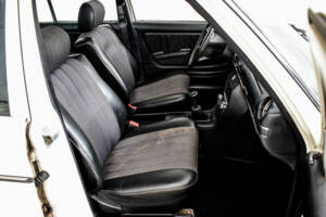 Bild 18/46 von Mercedes-Benz 240 D (1982)