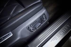 Image 51/100 of Bentley Continental Flying Spur (2008)